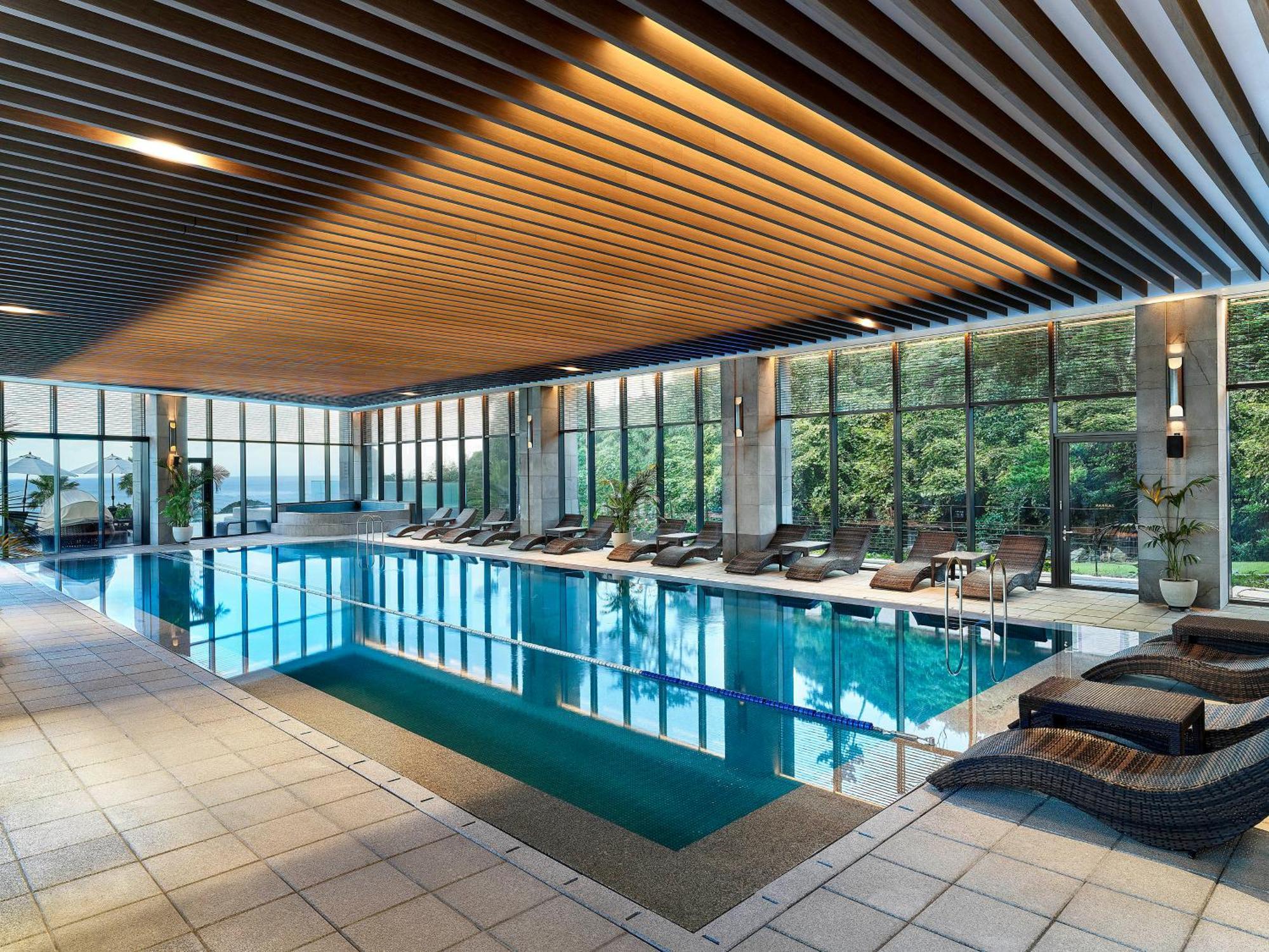 Parnas Hotel Jeju Seogwipo Ngoại thất bức ảnh The swimming pool at the hotel